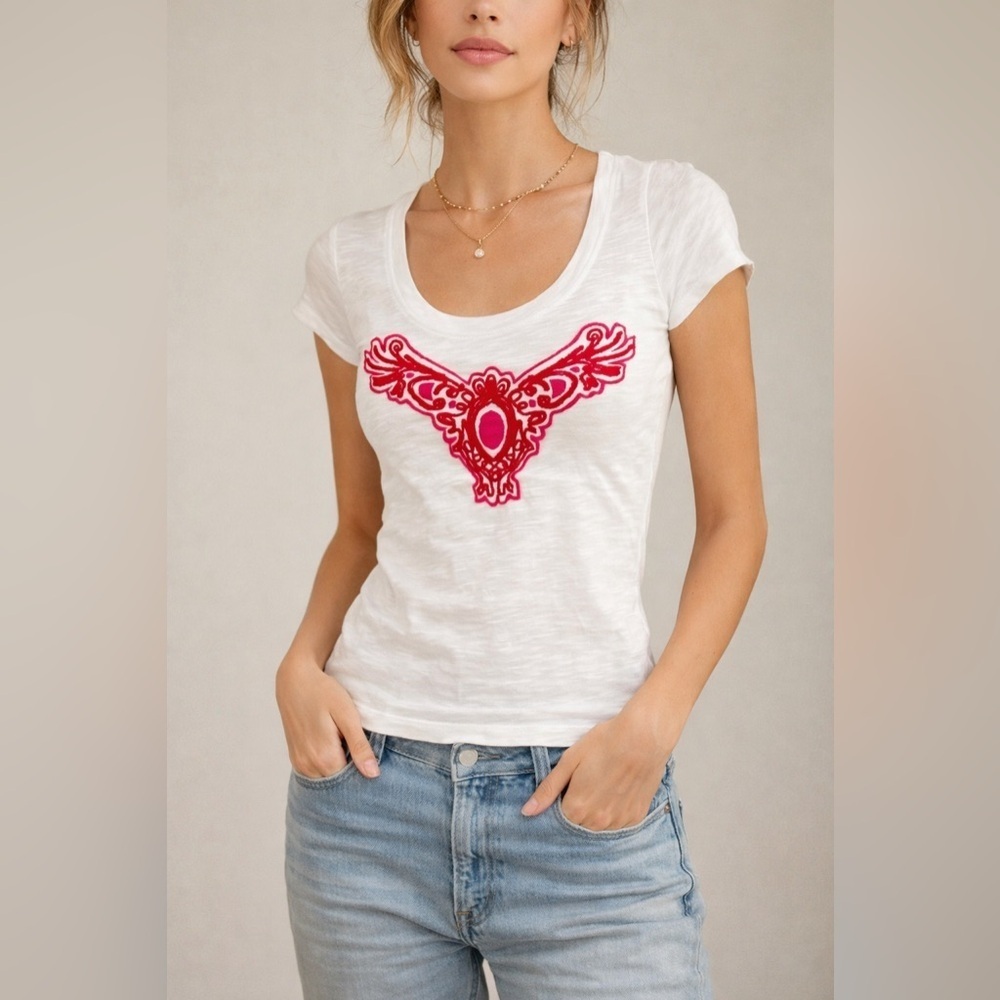 Pinkberry Graphic Deep Scoop Neck Tee Size red embroidered NWT